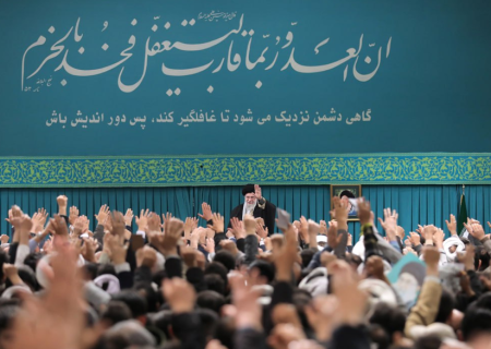 صاحبان بیان، با تهدید نرم‌افزاری دشمن مقابله کنند