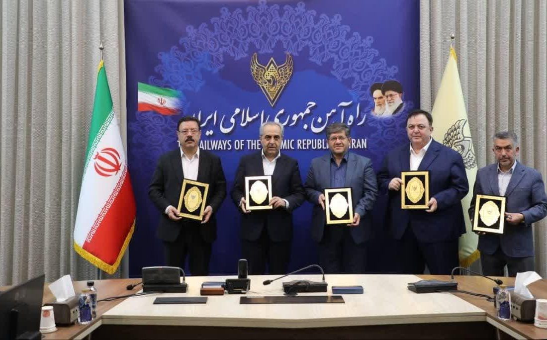امضای تفاهم‌نامه ساخت چند پروژه ریلی با سرمایه‌گذار خارجی