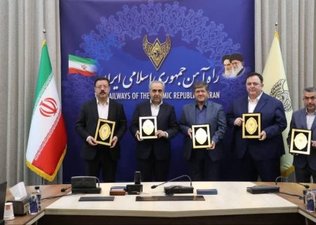 امضای تفاهم‌نامه ساخت چند پروژه ریلی با سرمایه‌گذار خارجی