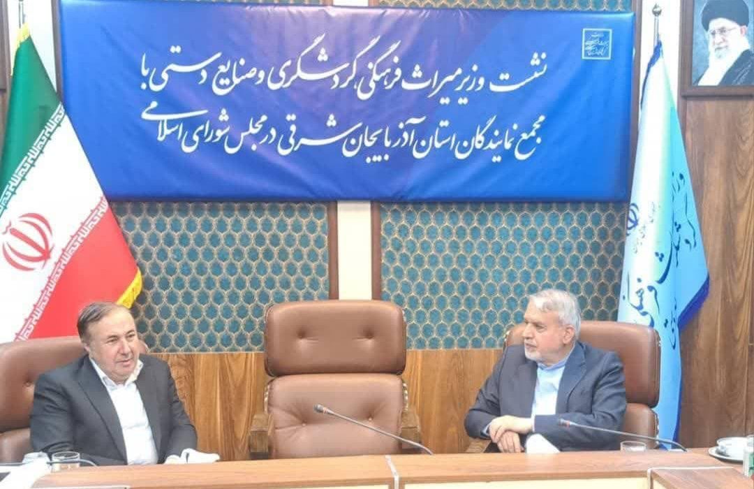 بیکاری ۲۰۰ هزار بافنده با کاهش صادرات فرش تبریز
