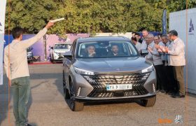 تحویل خودرو رووی eRX5 آغاز شد