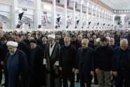 حضور پزشکیان در نماز ظهر عاشورا در مصلای تبریز