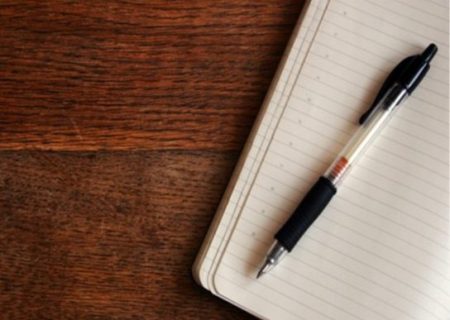 وقتی نان نیست، قلم نمی‌نویسد