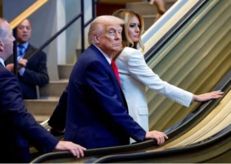 افرادی که باعث از کار افتادن پله‌برقی شدند دستگیر شوند