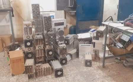 کشف ۵۲ دستگاه استخراج رمزارز در تبریز