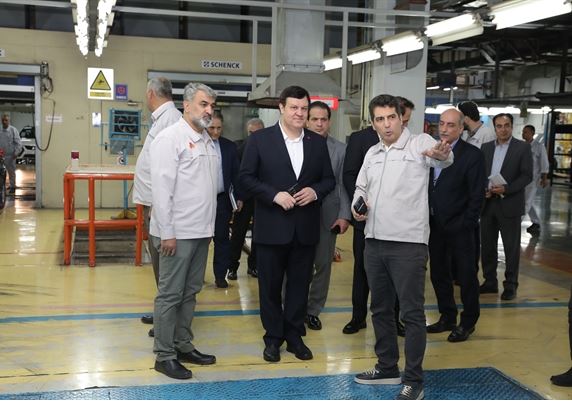 آمادگی بانک ملت برای سرمایهگذاری در طرحهای توسعهای پارسخودرو