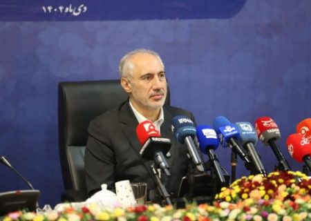 بودجه سال آينده به درآمدهاي موهوم اتكا ندارد/ بايد بودجه دولت صرف اولويت‌ها شود