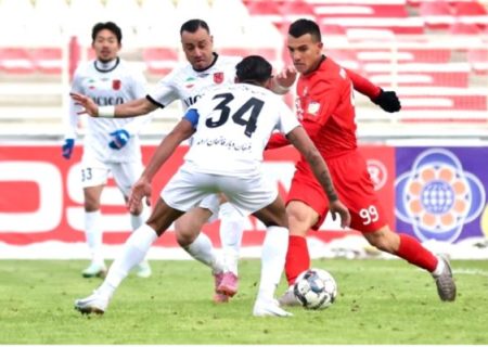 جشنواره گل تراکتور در هوای سرد تبریز