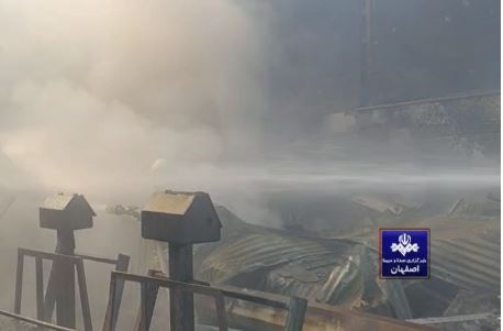 سقوط بالگرد ارتش در میدان میوه و تره بار درچه اصفهان