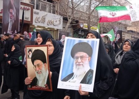 چرا جمهوری اسلامی هر دفعه می‌تواند بلند شود