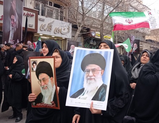 چرا جمهوری اسلامی هر دفعه می‌تواند بلند شود