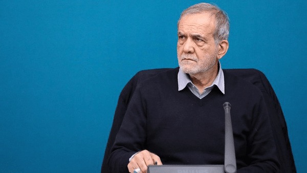 دشمنان آرزوی تسلیم فرزندان ایران را به گور می‌برند