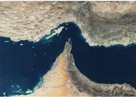 ایران برای هر سناریویی در تنگه هرمز آماده است/ شلیک‌های اوّل‌ انجام شد