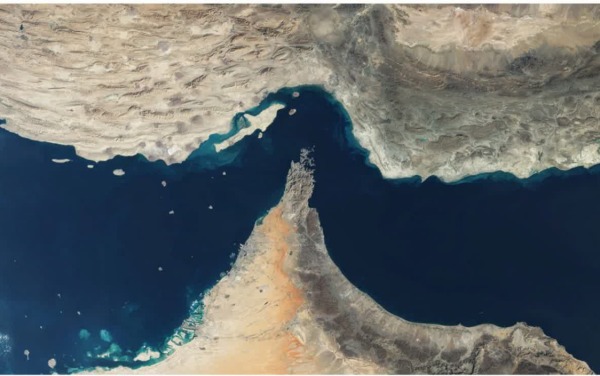  عبور کشتی ایرانی «گلبن» از تنگه هرمز، علیرغم تهدید آمریکا