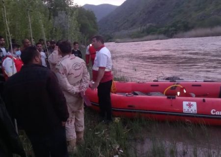 پیکر فرد مغروق در رودخانه ارس با تلاش نجاتگران خداآفرین کشف شد