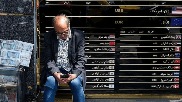 بازار روی مین اخبار مذاکره؛ یک سیگنال، دلار را ترکاند