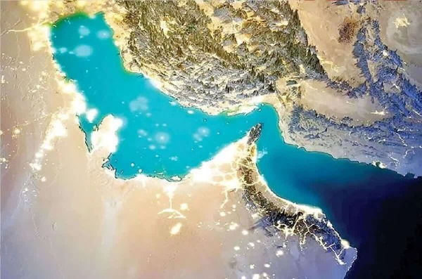 تردد تنگه هرمز تا آخر ۲۰۲۶ هم عادی نمی‌شود